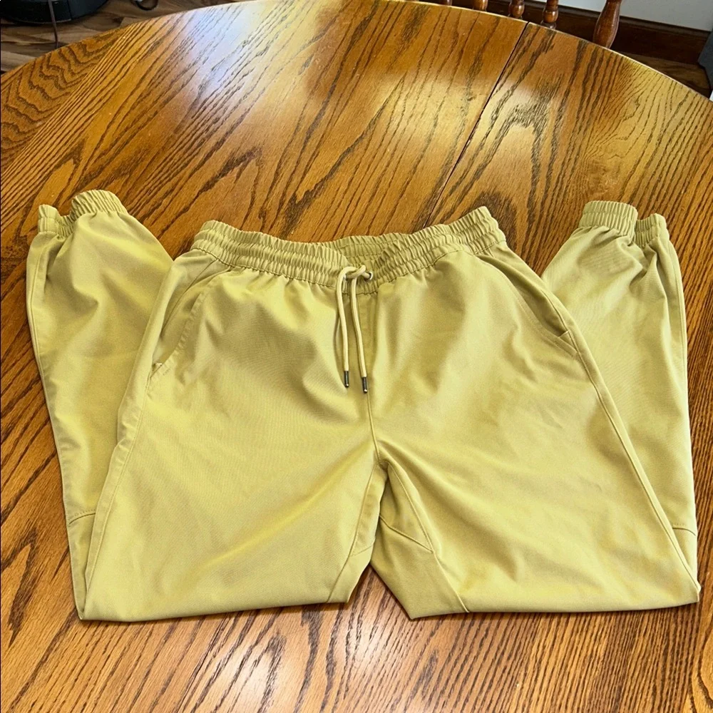 The North Face Men’s Tan Joggers - size Small